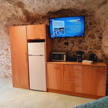 Anassa 8 Real Cave * 伊拉克利翁